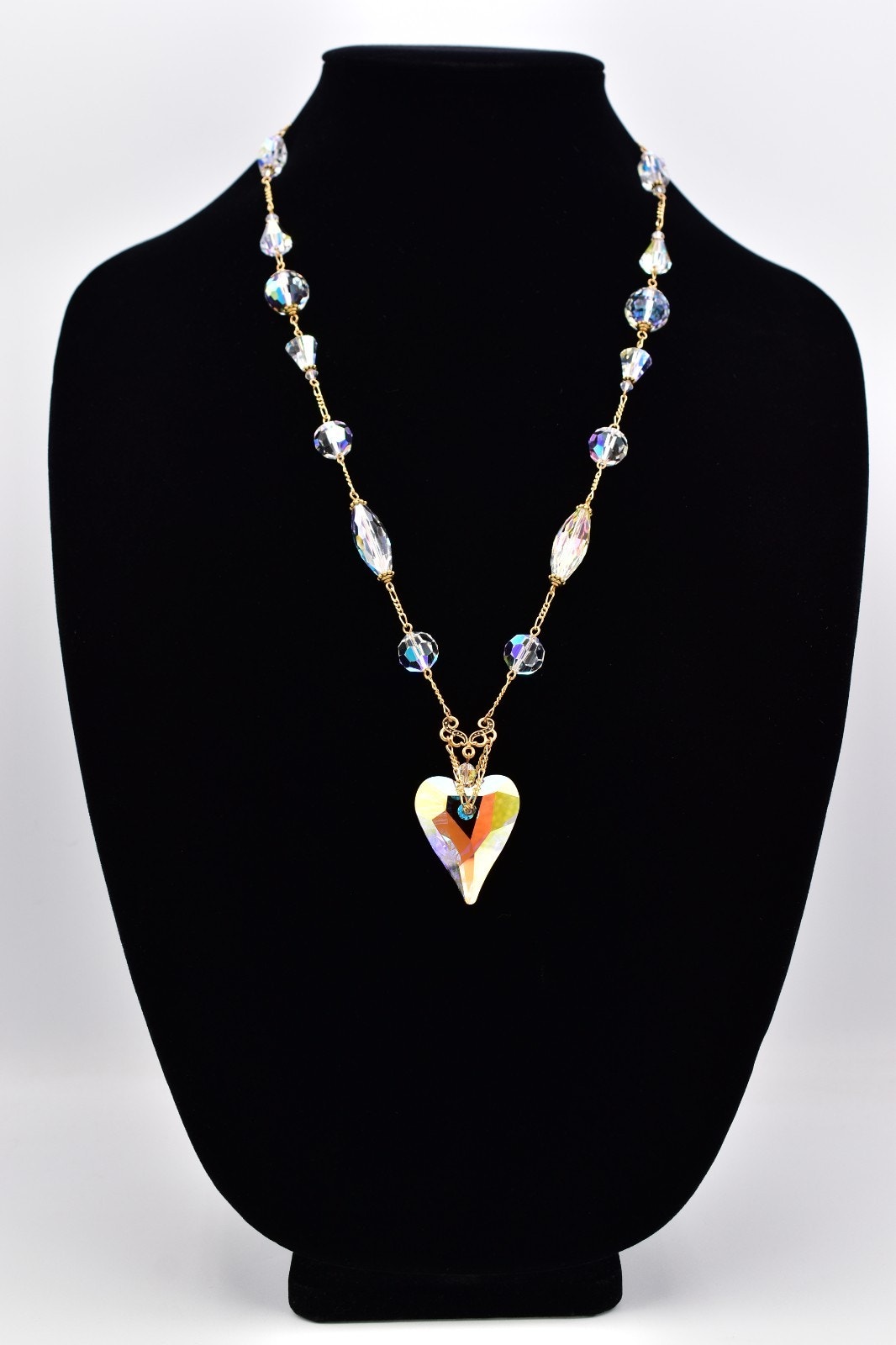 Vintage Aurora Borealis Crystal Heart Gold Tone Beaded Pendant Necklace Binbh